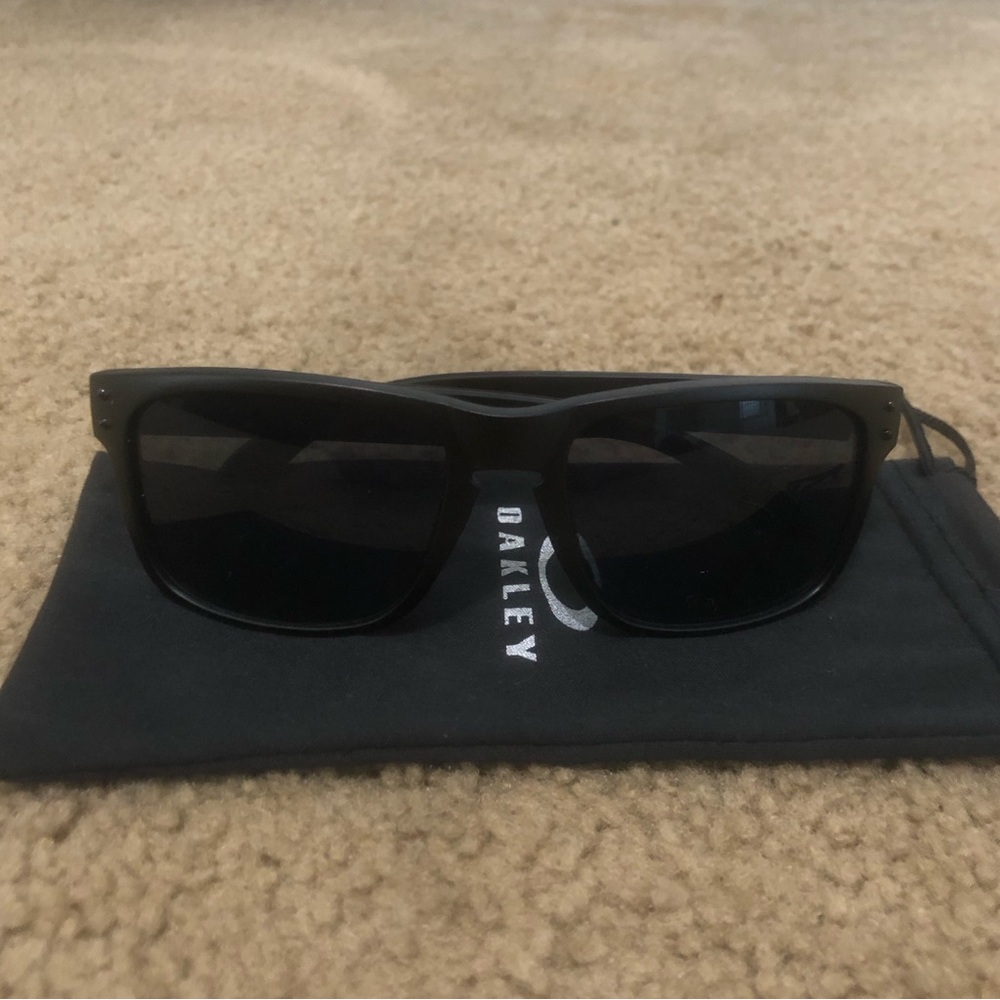 Oakley Holbrook Black Sunglasses 9102 - Picture 10 of 10